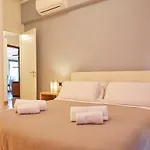 Vatican Luxury Penthouse With Terrace شقة